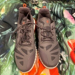 Echo sneakers, new, never worn, size 8.5